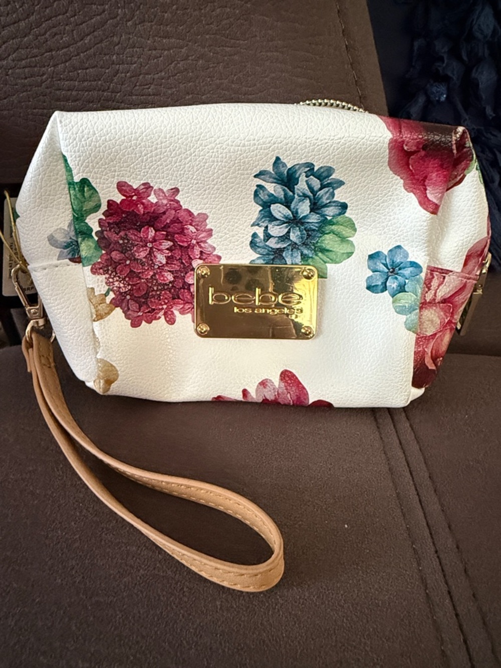 NWT bebe White Floral Wristlet with Gold Plaque and Tan Strap